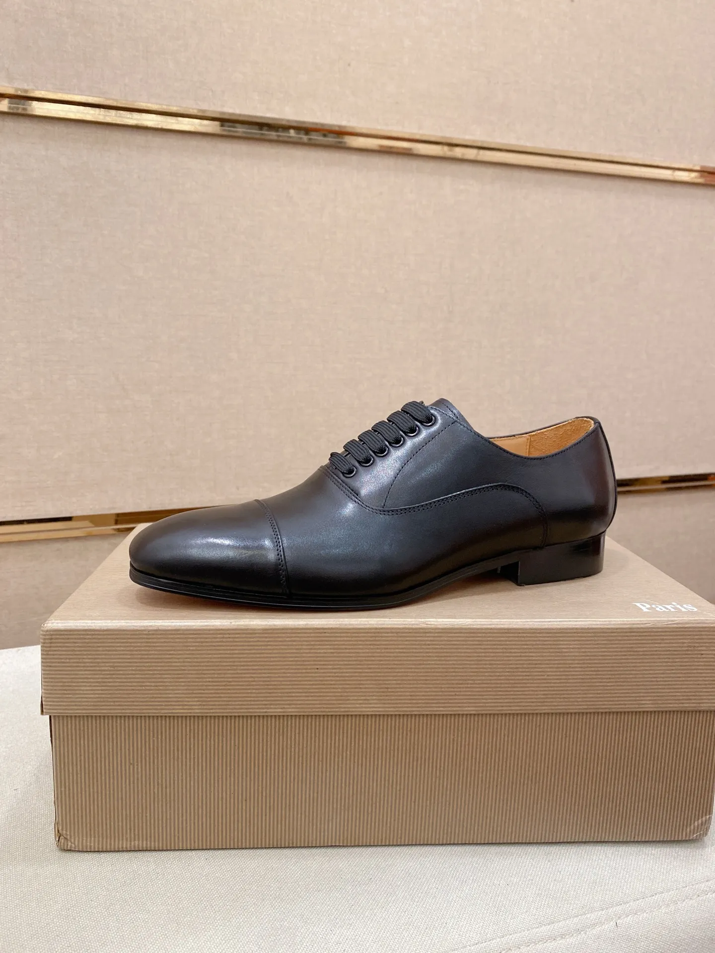 Men's shoes💰:620💰 CL Red bottom series top purchasing agent🔍🔍🇮🇹Italian imported cowhide surface, all imported sheepskin lining💪💪, completely 1⃣️ to 1⃣️reproduction🇮🇹💪💪, ⚠shoes Bottom: The original factory provides the original bottom, the exclusive movable molded bottom is super comfortable, ⚠Original factory follow-up goods, 🔍🔍high quality, you can enter and leave the counter at will, welcome to compare⚠ Code number: 39-44 (38 can be customized, 45 is non-refundable)